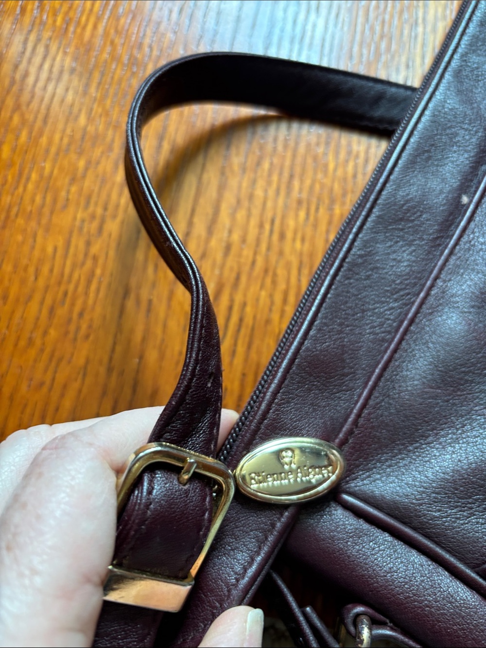 ETIENNE AIGNER Oxblood Maroon Leather Shoulder purse. Vintage classic. - Picture 10 of 12